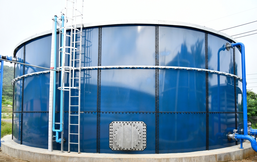 Large,Steel,Water,Tank,For,Storing,Drinking,Water,In,Preparation