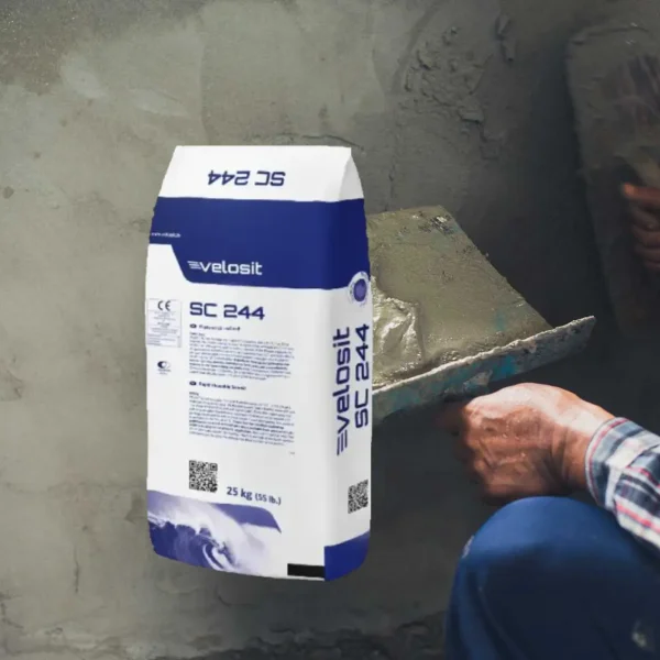 plasterer-renovating-indoor-walls-1